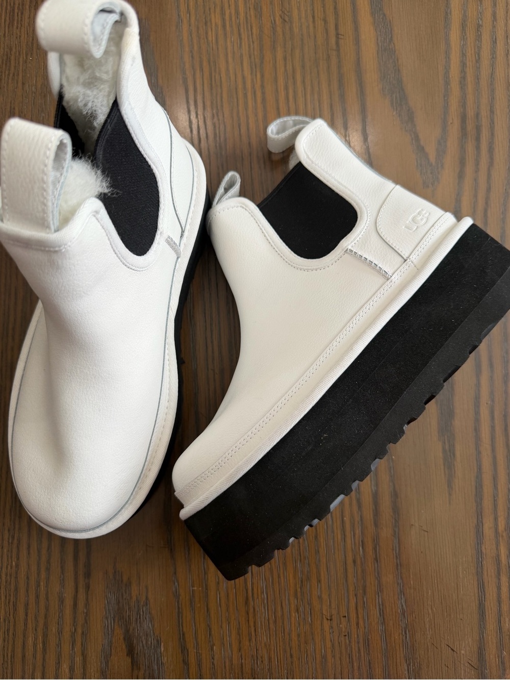 Ugg leather Neumel Platform Chelsea Women's Boot